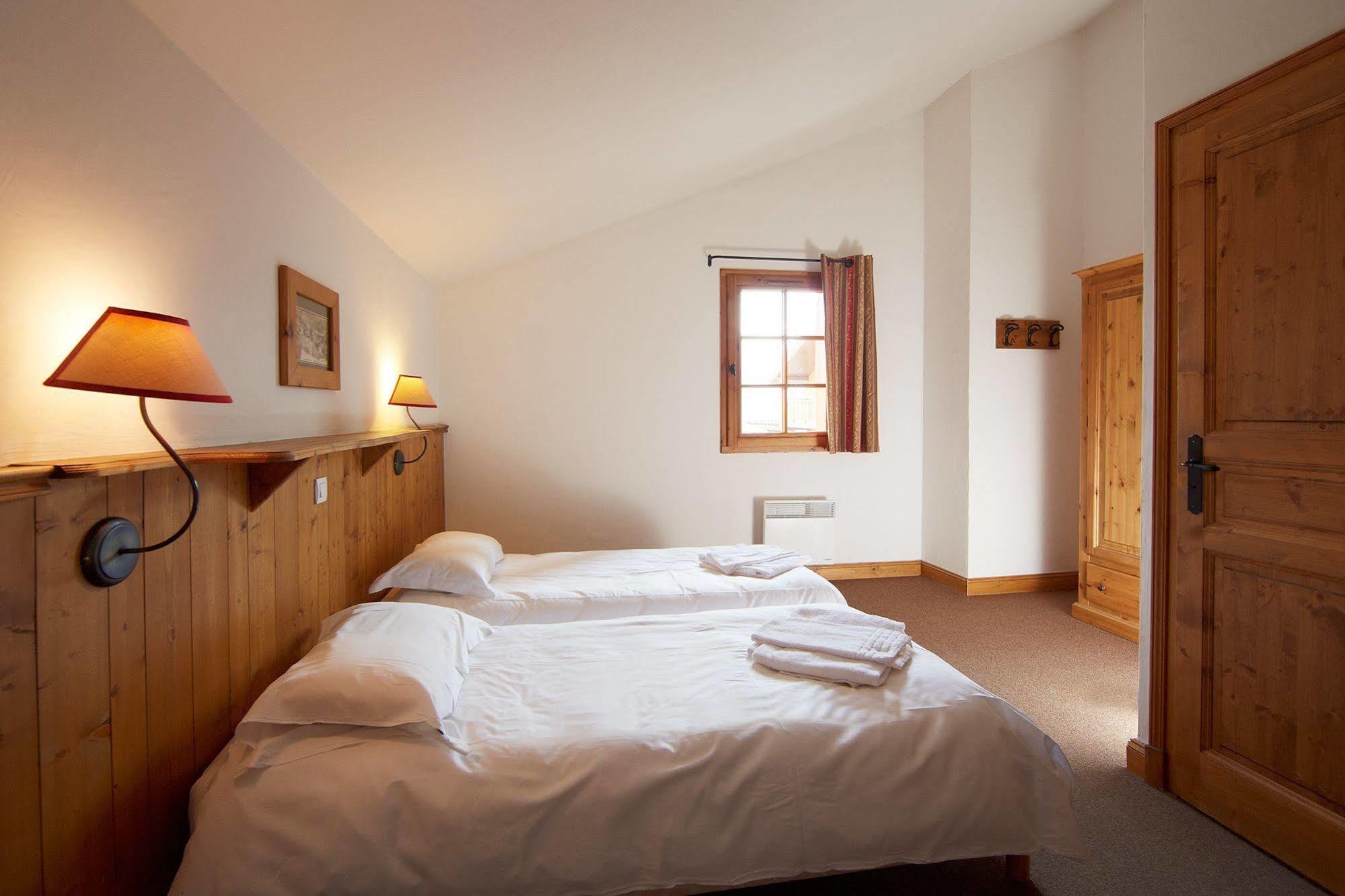 סן-מרטין-דה-בלוויל Cgh Residences & Spas Les Chalets Du Soleil Authentiques מראה חיצוני תמונה